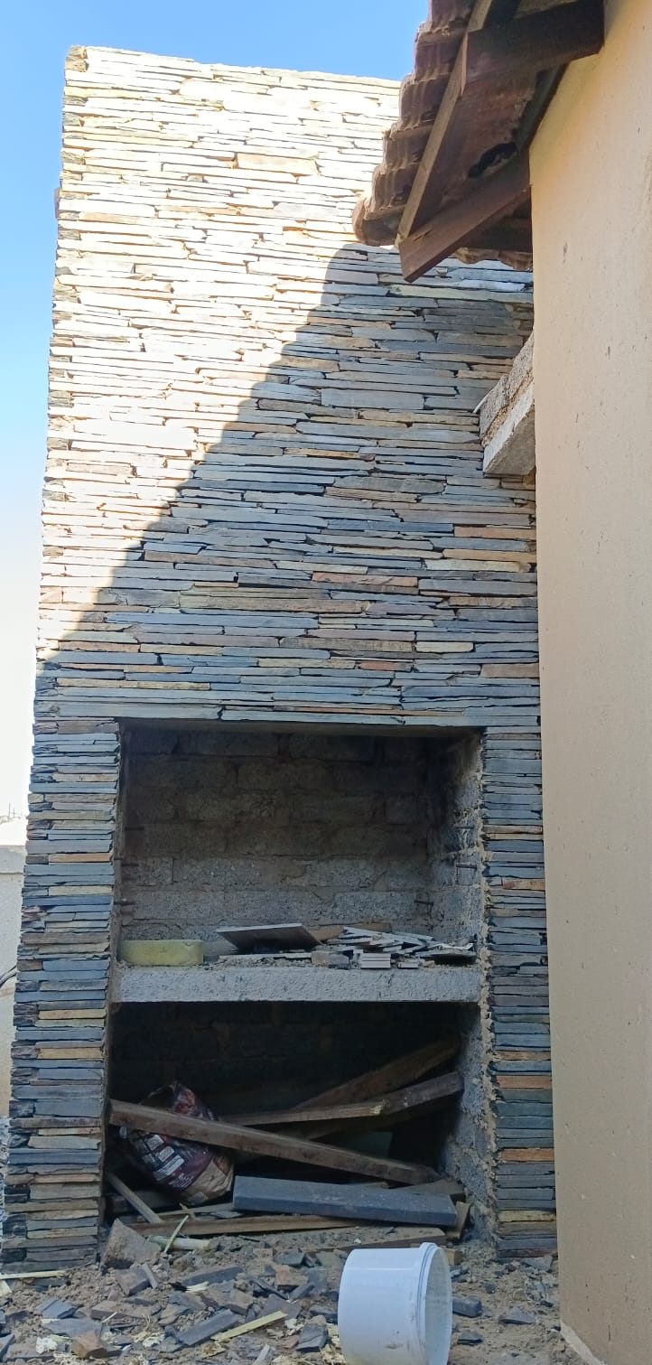 Slate-clad built-in braai